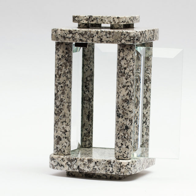 Grablampe Zeitlos aus Granit – Schlesisch